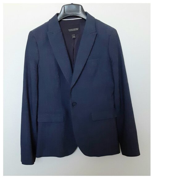 Lightweight Wool Blazer (Banana Republic) - Picture 4 of 9
